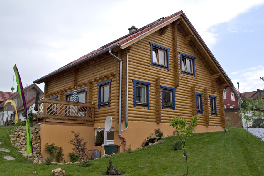 Holzhaus aus Rundbalken "McMannus" (Bayern Block GmbH)