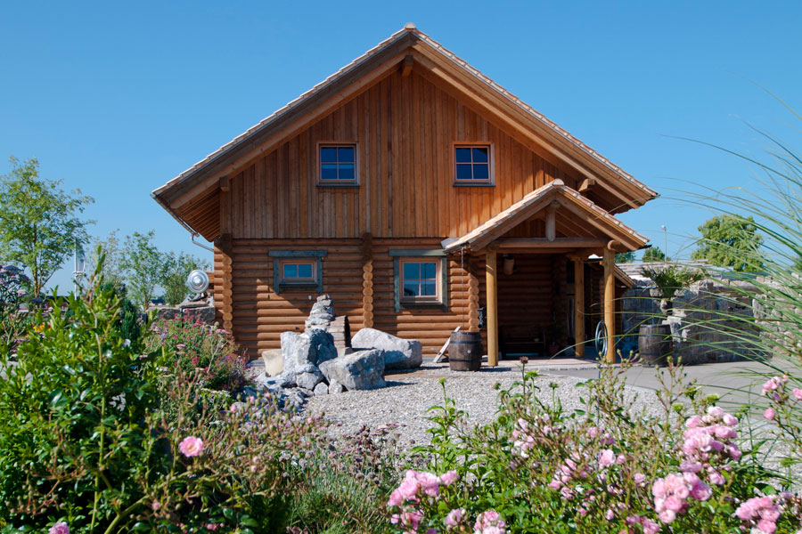 Holzhaus aus Rundholzbalken "Sedlmair" (Bayern Block GmbH)