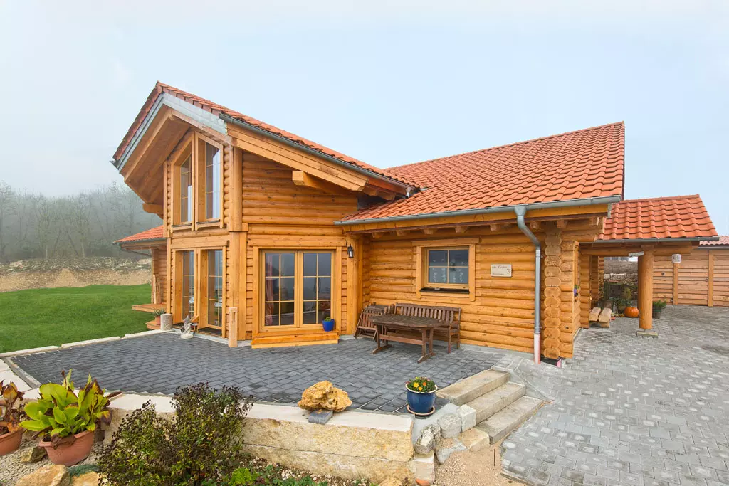 Blockhaus Rundbalken Gubo