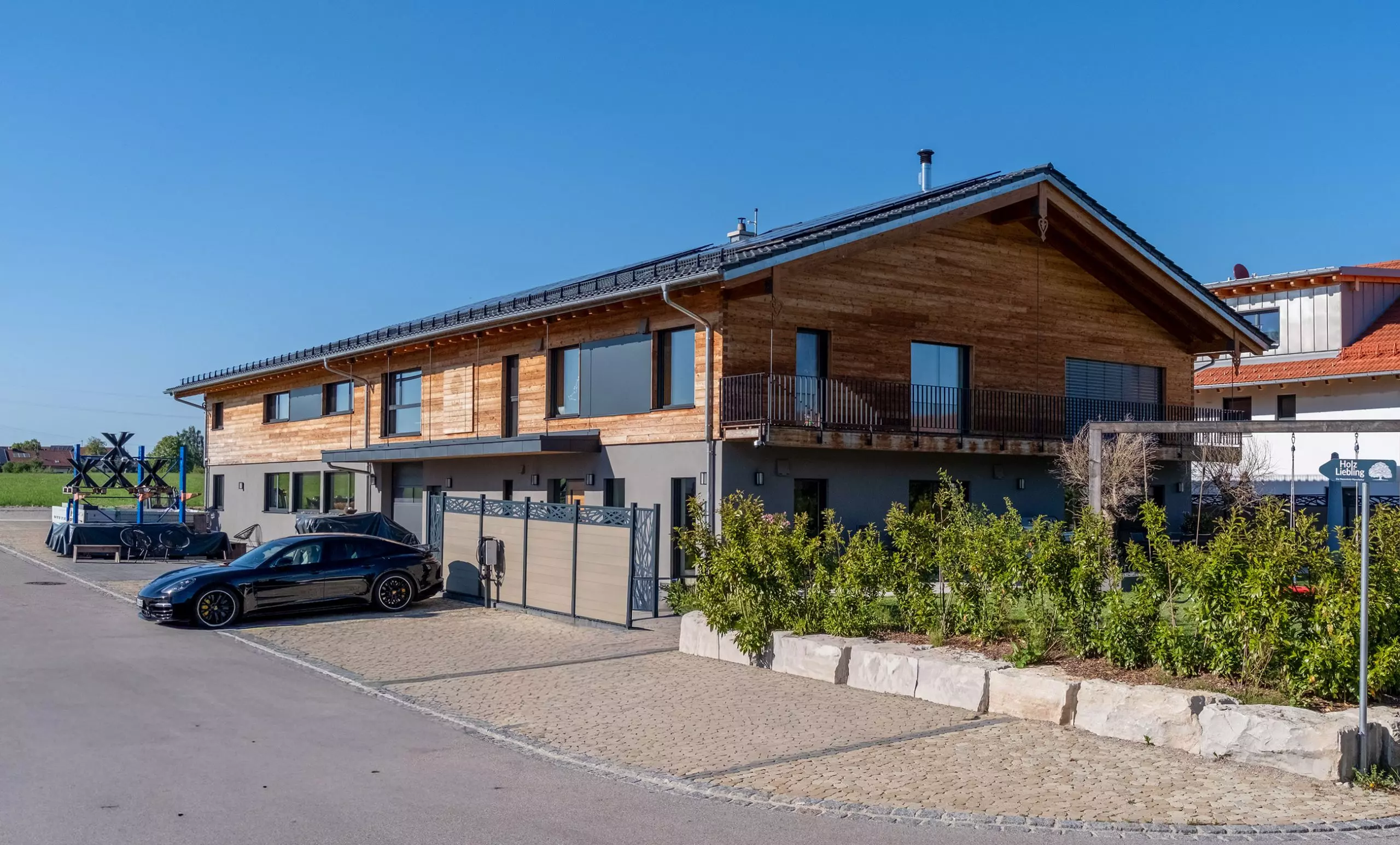 Gewerbebau Holz-Liebling mit Wohnung in Holzbauweise Gewerbebau Holz-Liebling mit Wohnung in Holzbauweise