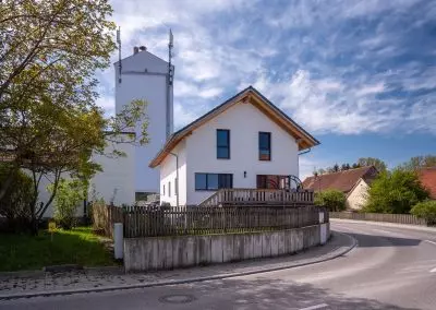 Modernes Holzhaus mit konsequentem Grundriss