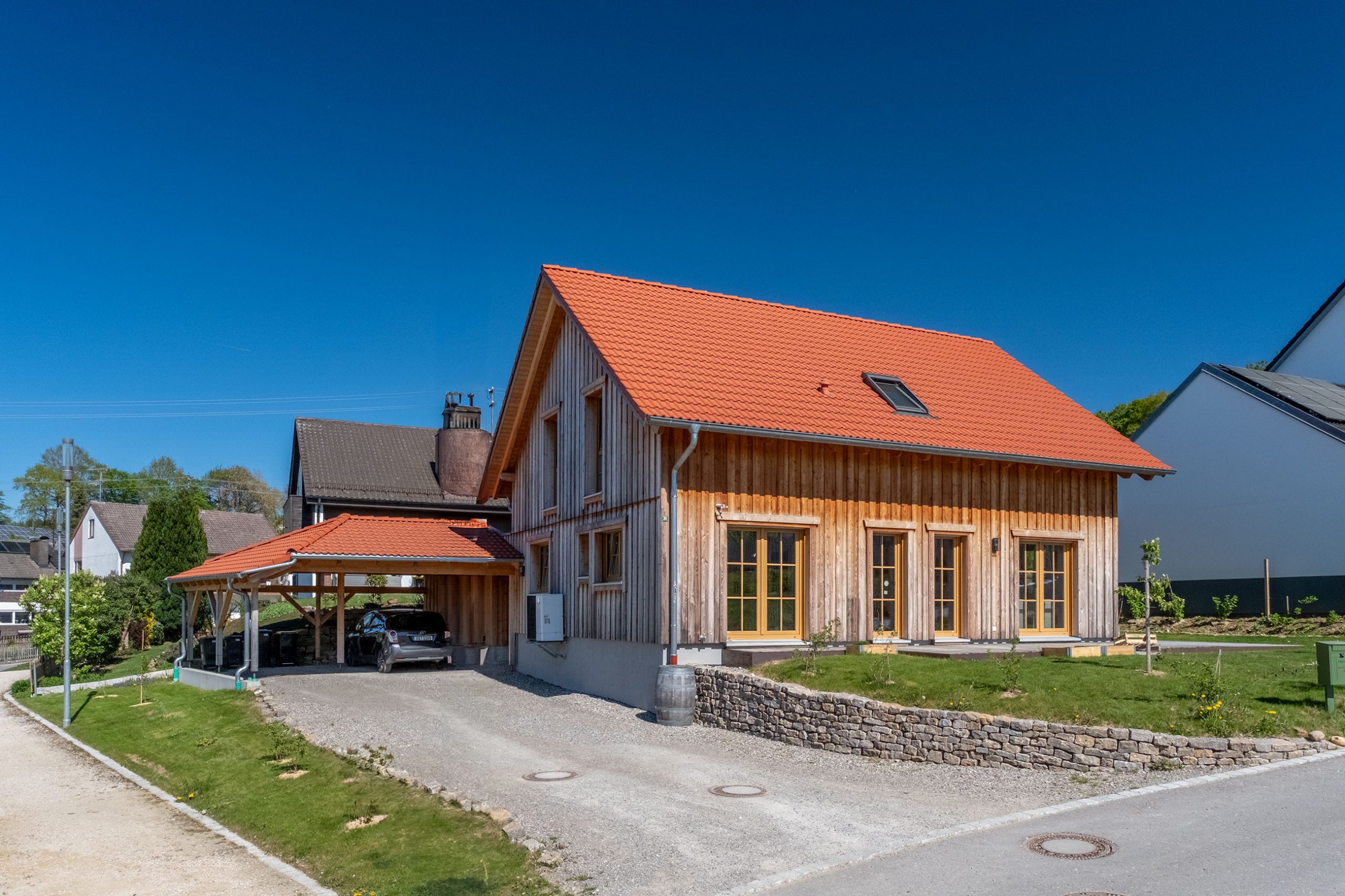 Pures Einfamilienhaus in Holzbauweise Pures Einfamilienhaus in Holzbauweise