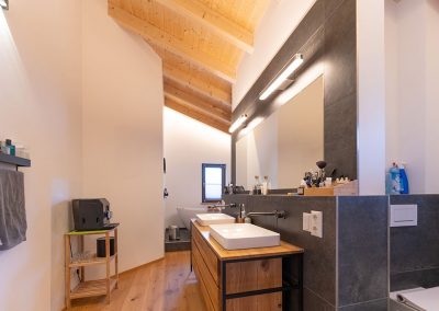 Holzhaus Innen Badezimmer