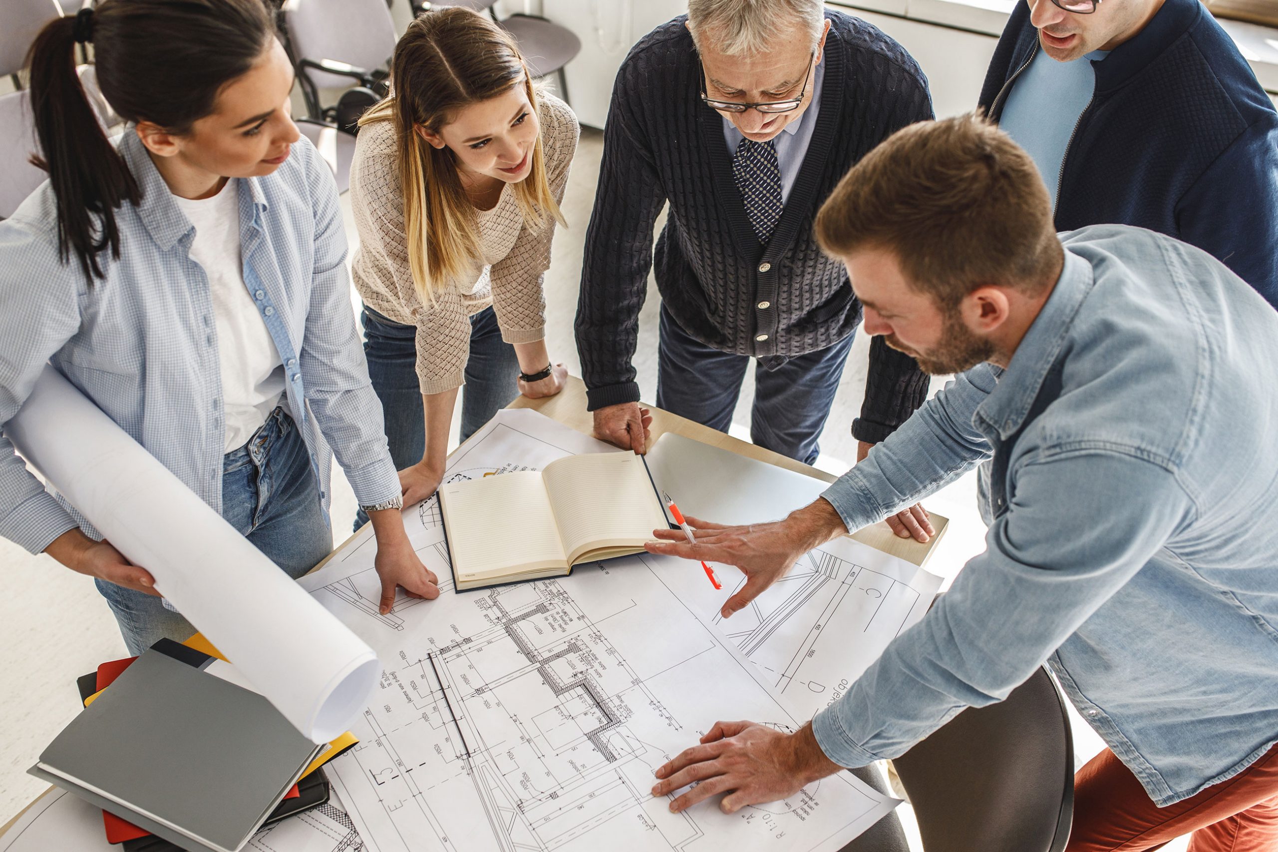 Architekten bei der Planung 